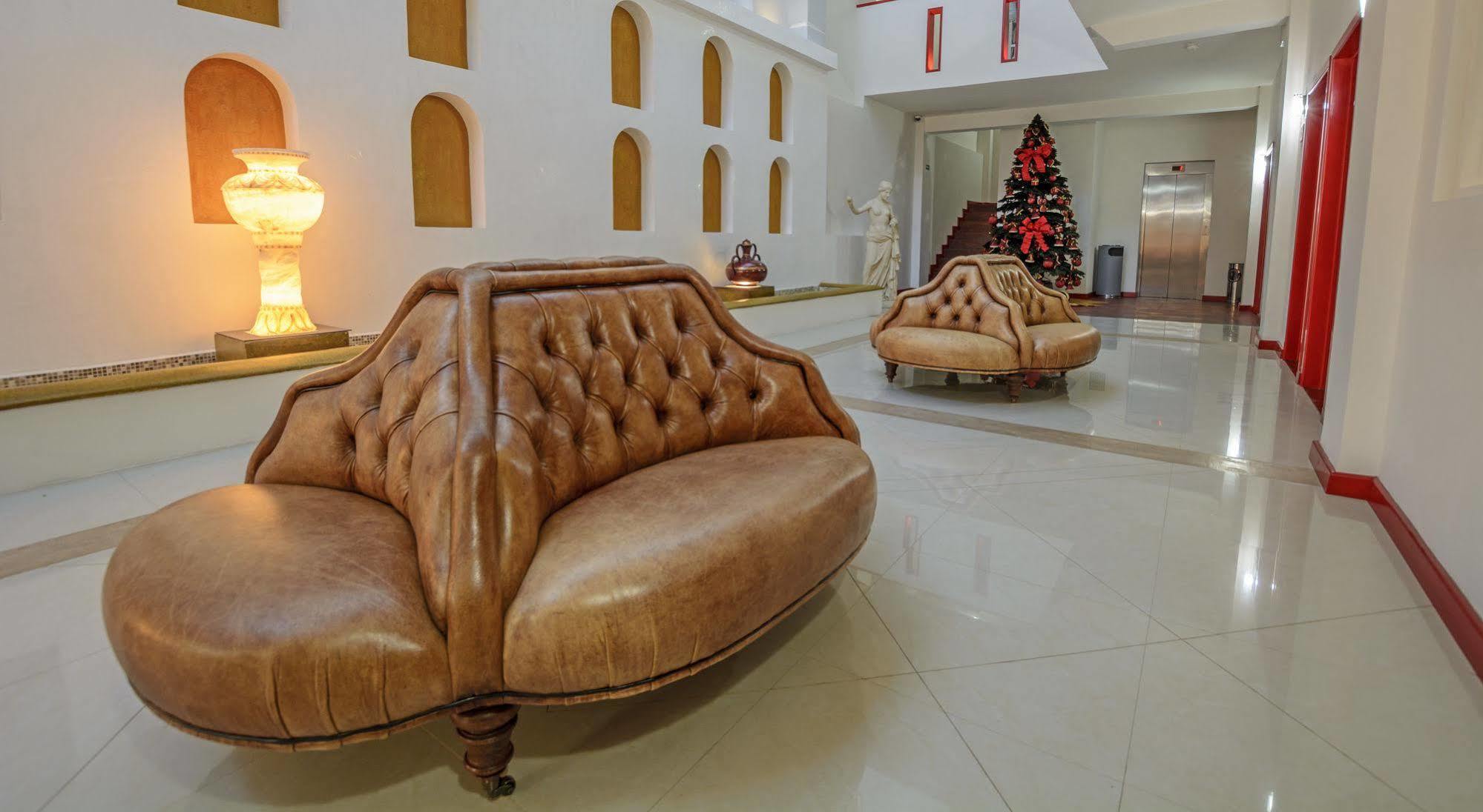 Hotel Luminus Comitan de Dominguez Esterno foto